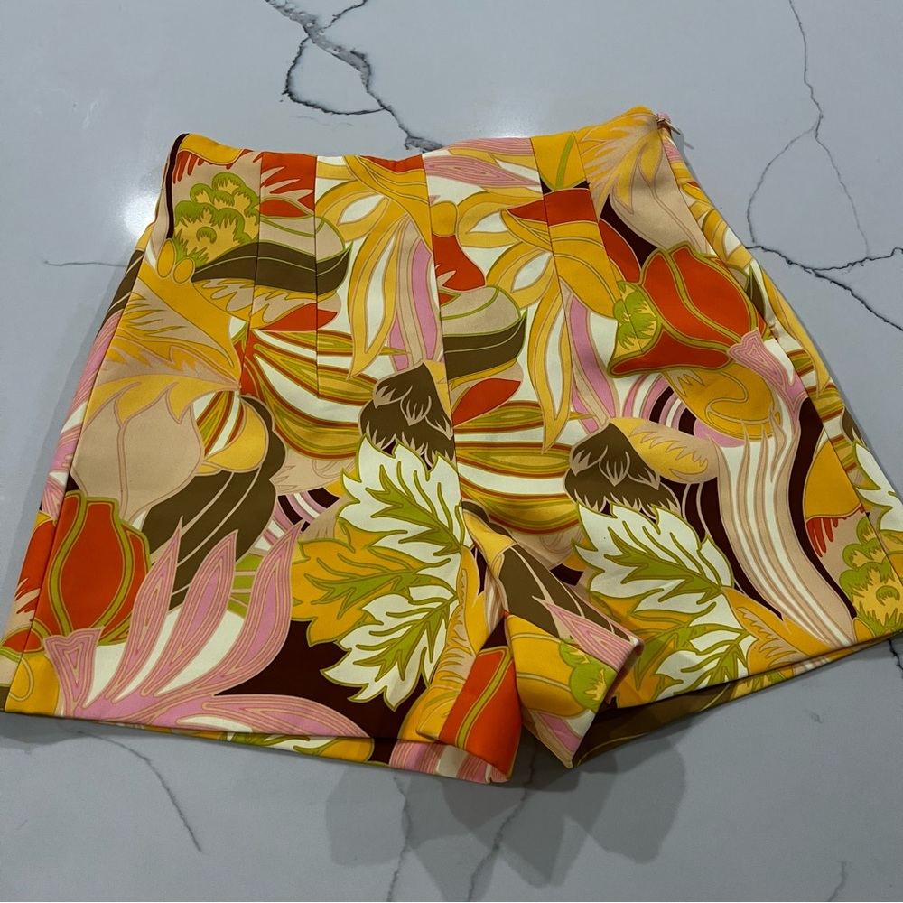 Zara printed high waisted shorts SIZE M